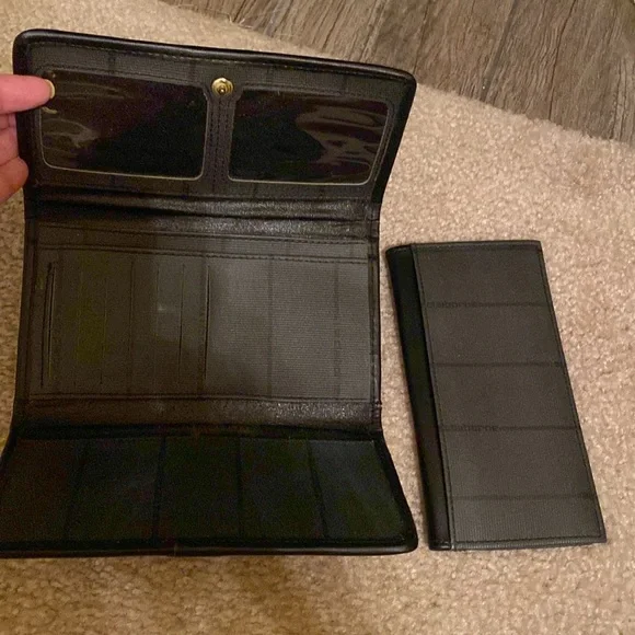 Women’s Vintage Liz Wallet - Picture 3 of 4